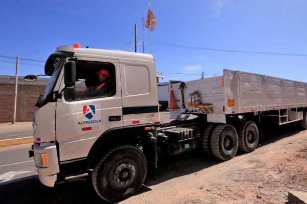 Camión Remolcador DMC 